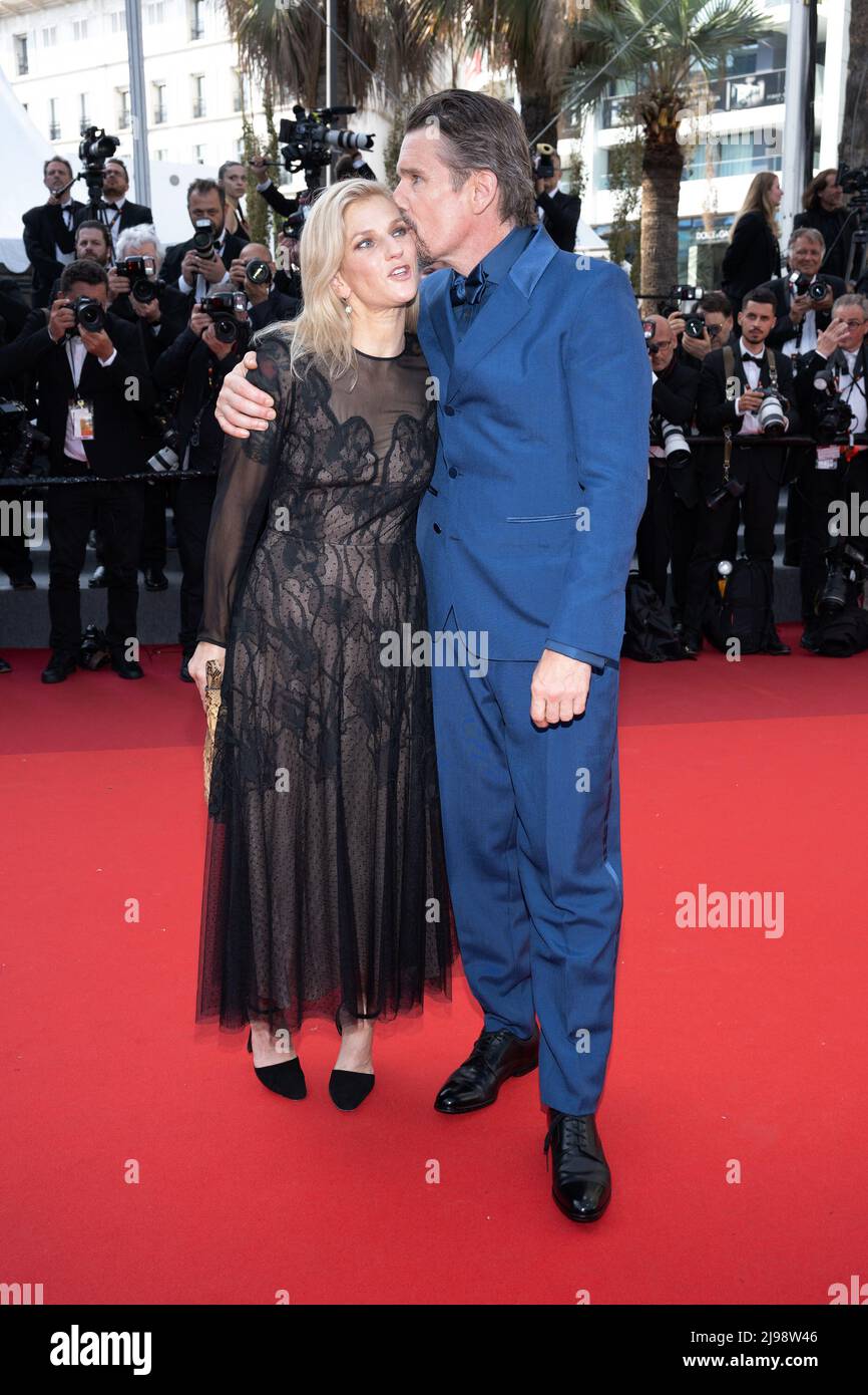 Ryan Hawke und Ethan Hawke nehmen an der Vorführung von Triangle of Traurigkeit während des jährlichen Filmfestivals in Cannes 75. im Palais des Festivals am 20. Mai 2022 in Cannes, Frankreich, Teil. Foto von David Niviere/ABACAPRESS.COM Stockfoto