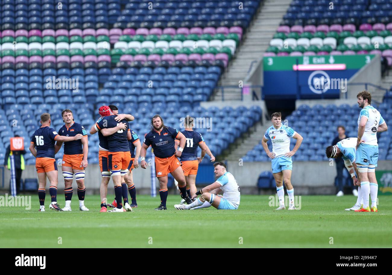 Die Spieler von Edinburgh feiern nach dem Spiel der United Rugby Championship im Murrayfield Stadium, Edinburgh. Bilddatum: Samstag, 21. Mai 2022. Stockfoto