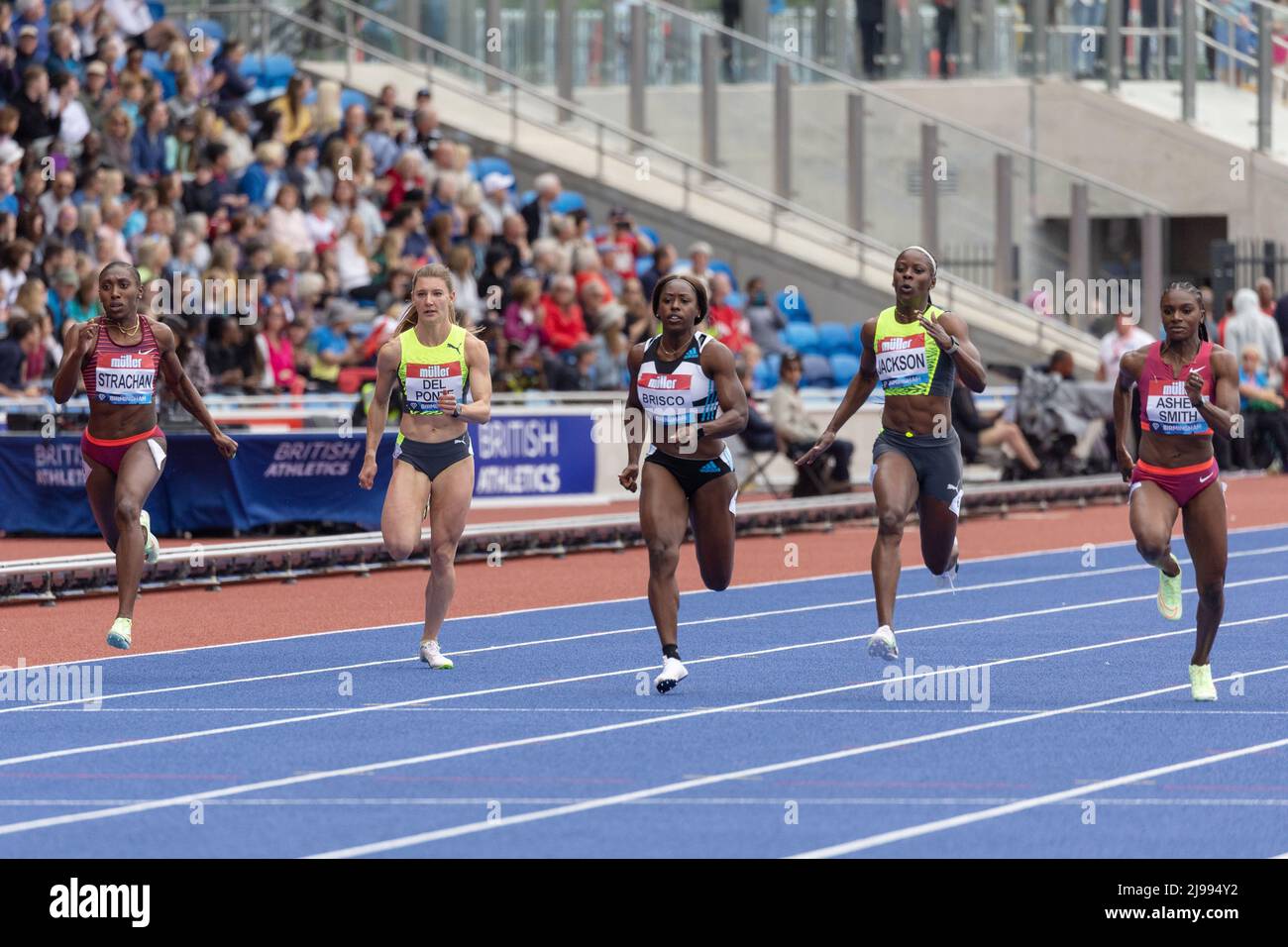 Birmingham, England. 21.. Mai 2022. Anthonique Strachan (BAH), Ajla Del Ponte (SUI), Mikiah Brisco (USA), Shericka Jackson (JAM), Dina Asher-Smith (GBR) beim Frauen-100m-Rennen der Müller Diamond League im Alexander Stadium in Birmingham, England. Die Diamond League ist eine jährliche Serie von Elite-Leichtathletik-Wettbewerben, die vierzehn der besten eingeladenen Leichtathletik-Treffen umfasst. Kredit: Sporting Pics / Alamy Live Nachrichten Stockfoto