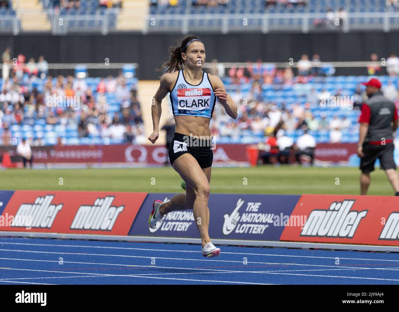 Birmingham, England. 21.. Mai 2022. Zoey Clark beim Frauen-400m-Rennen während der Müller Diamond League Leichtathletik-Veranstaltung im Alexander Stadium in Birmingham, England. Kredit: Sporting Pics / Alamy Live Nachrichten Stockfoto