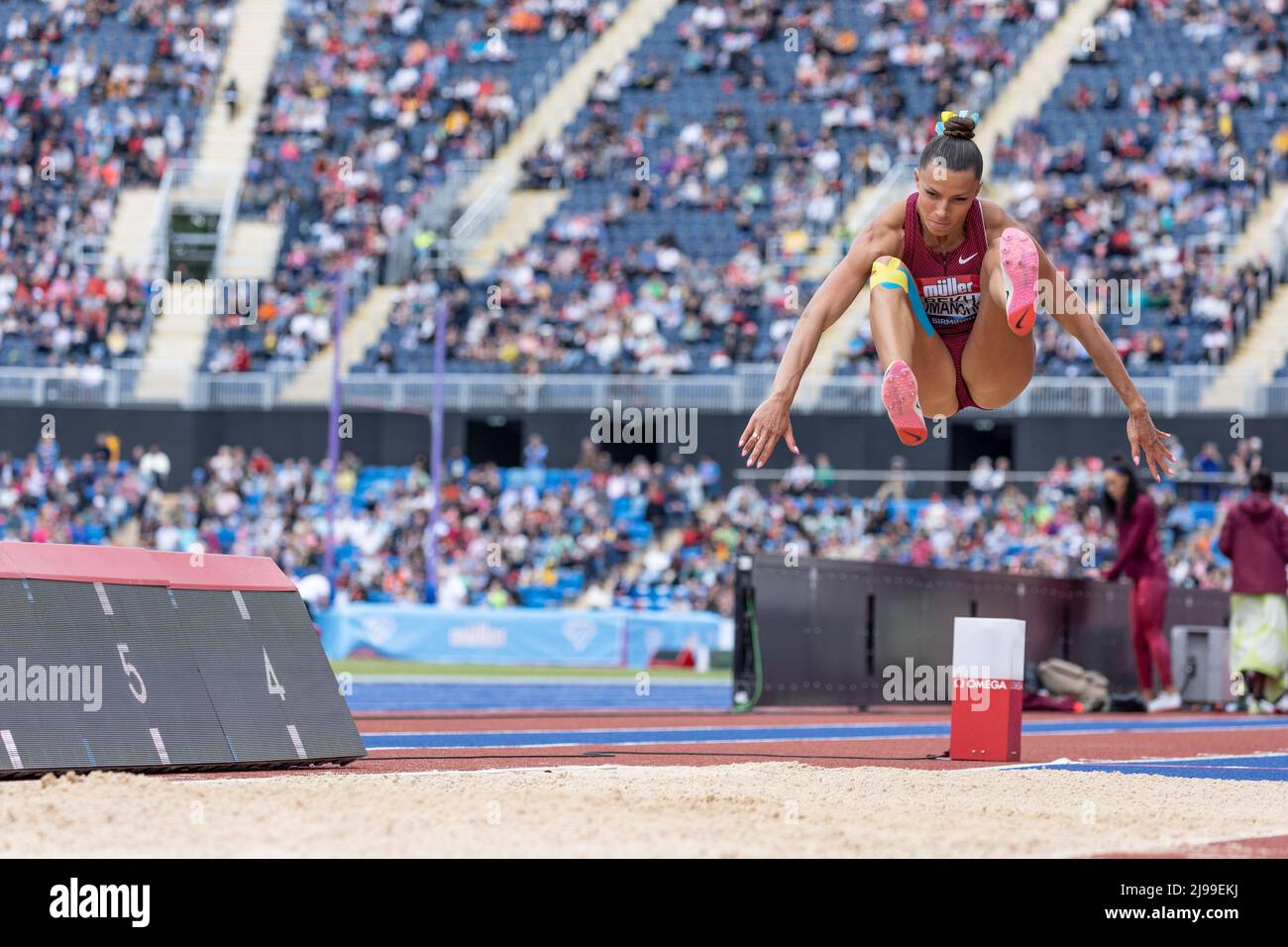 Birmingham, England. 21.. Mai 2022. Maryna EKH-Romanchuk (UKR) beim Frauen-Weitsprung während der Leichtathletik-Veranstaltung der Müller Diamond League im Alexander Stadium in Birmingham, England. Kredit: Sporting Pics / Alamy Live Nachrichten Stockfoto
