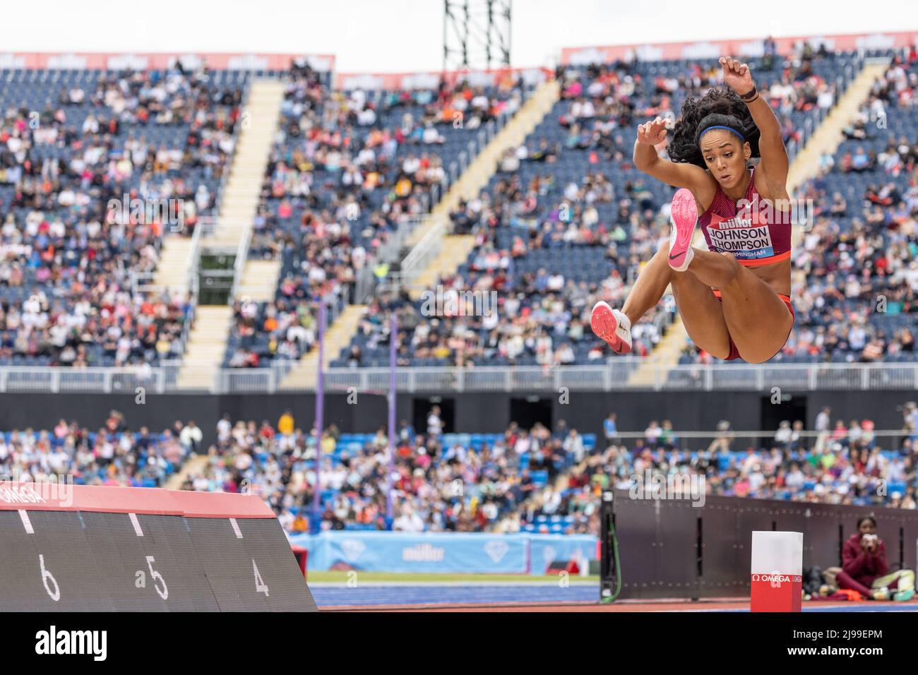 Birmingham, England. 21.. Mai 2022. Katarina Johnson-Thompson (GBR) beim Frauen-Weitsprung während der Müller Diamond League Leichtathletik-Veranstaltung im Alexander Stadium in Birmingham, England. Kredit: Sporting Pics / Alamy Live Nachrichten Stockfoto
