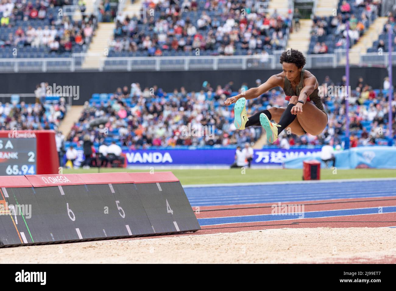 Birmingham, England. 21.. Mai 2022. Malaika Mihambo (GER) beim Frauen-Weitsprung während der Leichtathletik-Veranstaltung der Müller Diamond League im Alexander Stadium in Birmingham, England. Kredit: Sporting Pics / Alamy Live Nachrichten Stockfoto