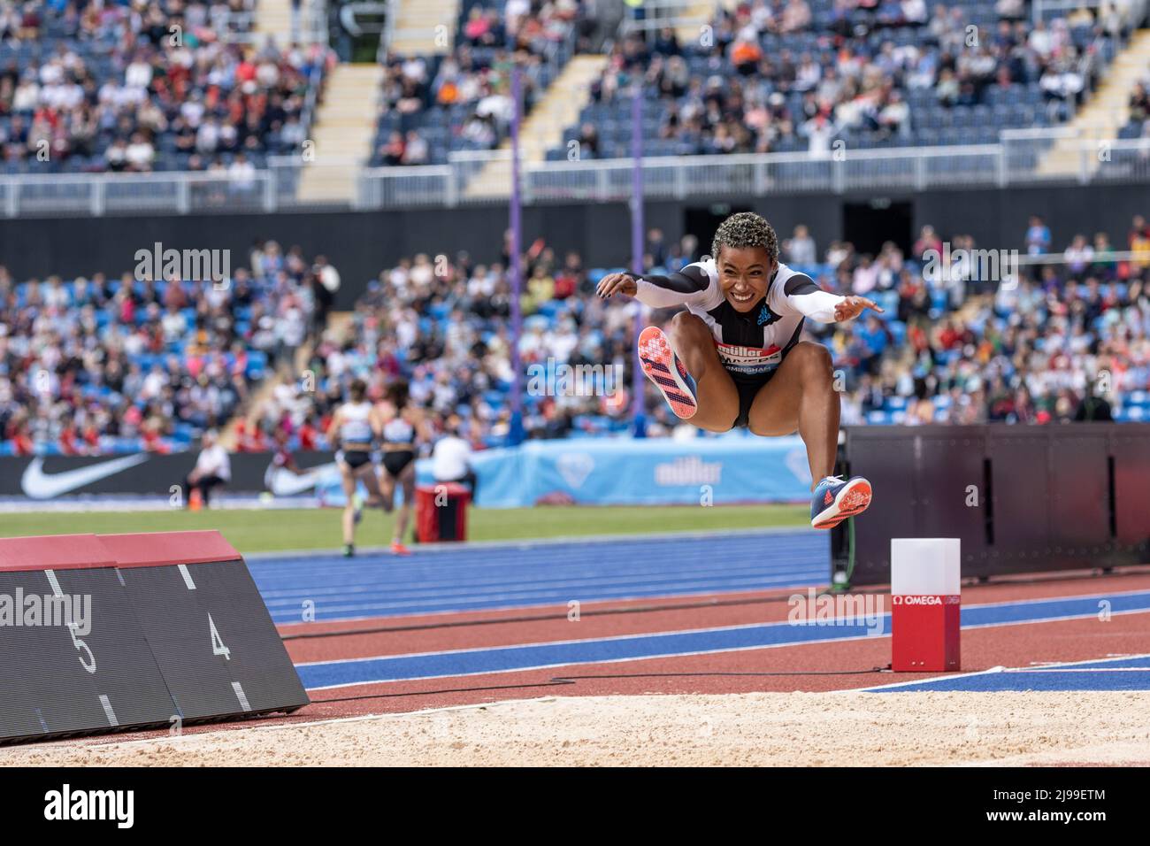 Birmingham, England. 21.. Mai 2022. Jazmin Sawyers (GBR) beim Frauen-Weitsprung während der Leichtathletik-Veranstaltung der Müller Diamond League im Alexander Stadium in Birmingham, England. Kredit: Sporting Pics / Alamy Live Nachrichten Stockfoto