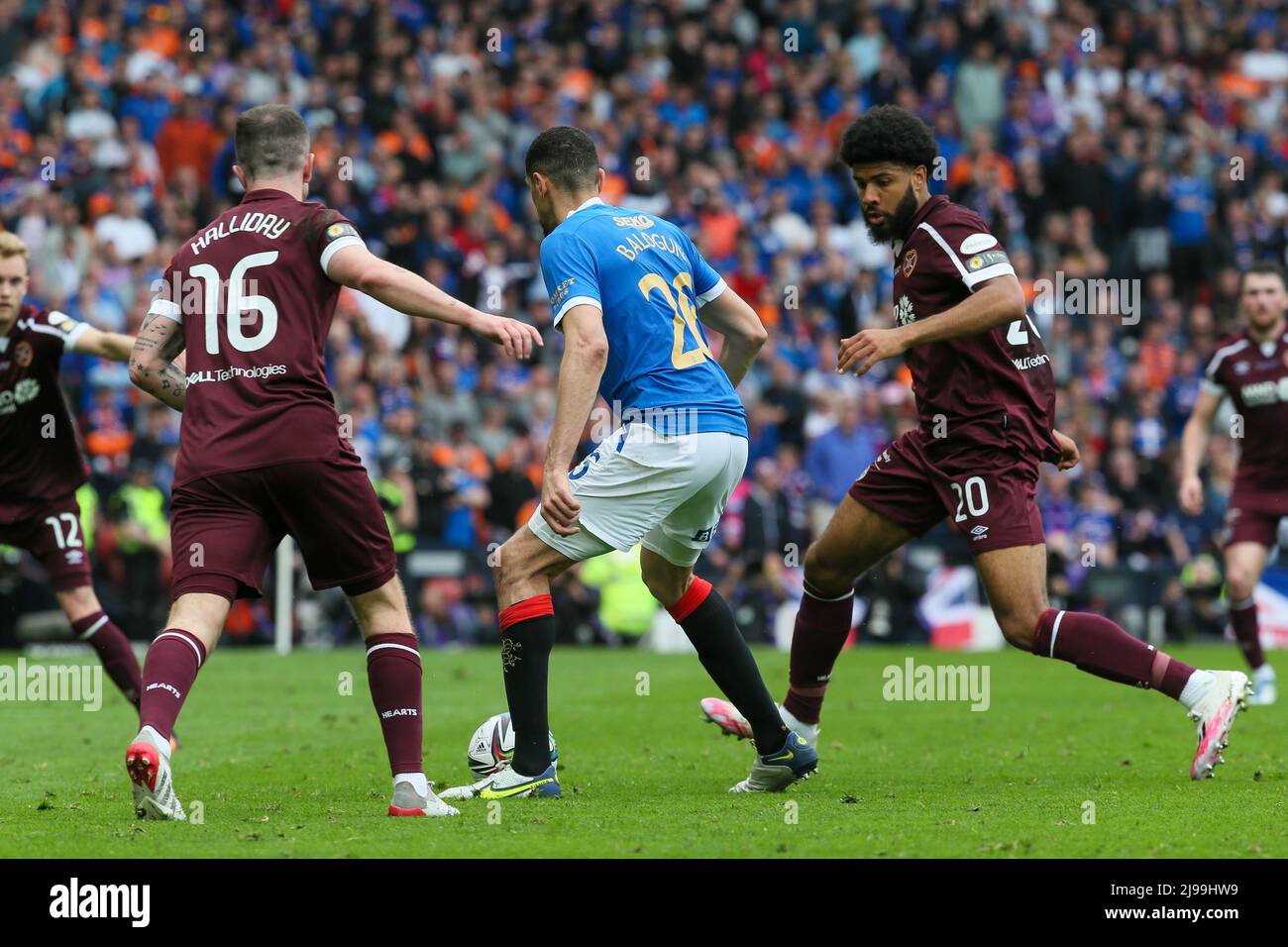 Glasgow, Großbritannien. 21.. Mai 2022. Das Finale des Scottish Cups fand im Hampden Park, dem Nationalstadion des Fußballs Scotish, statt und spielte zwischen dem FC Rangers aus Glasgow und dem Heart of Midlothian aus Edinburgh. Die Rangers gewannen das Spiel, 2 - 0, wobei es in zusätzliche Zeit ging, und die Tore wurden von RYAN JACK in 94 Minuten und SCOTT WRIGHT in 97 Minuten erzielt. Die Rangers haben diese Trophäe zum ersten Mal seit 2009 gewonnen. Kredit: Findlay/Alamy Live Nachrichten Stockfoto