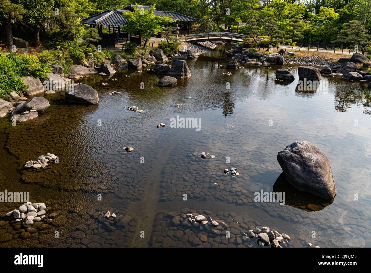 Der Toyanogata Park Garden ist ein Stadtpark von Niigata am Ufer des Toyanogata Sees. Er wird von den Einheimischen als Heilgarten bezeichnet, da er ein beliebter Ort ist Stockfoto