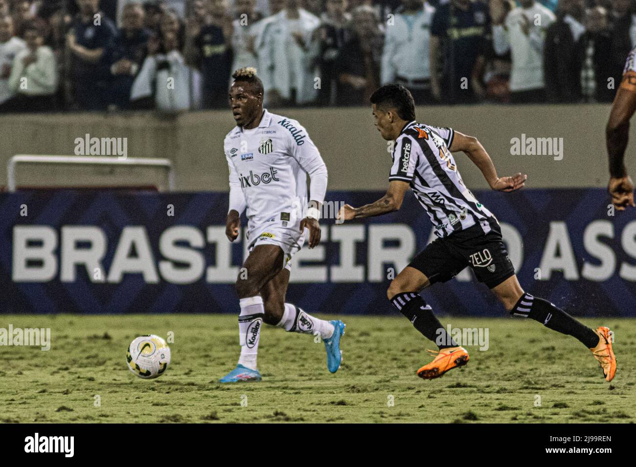 Barueri, Brasilien. 21.. Mai 2022. Jhojan Júlio im Spiel zwischen Santos X Ceará, gültig für die Runde 7. des Campeonato Brasileiro Série A 2022, die am Samstagabend (21) in der Arena Barueri ausgetragen wurde. Kredit: Van Campos/FotoArena/Alamy Live Nachrichten Stockfoto