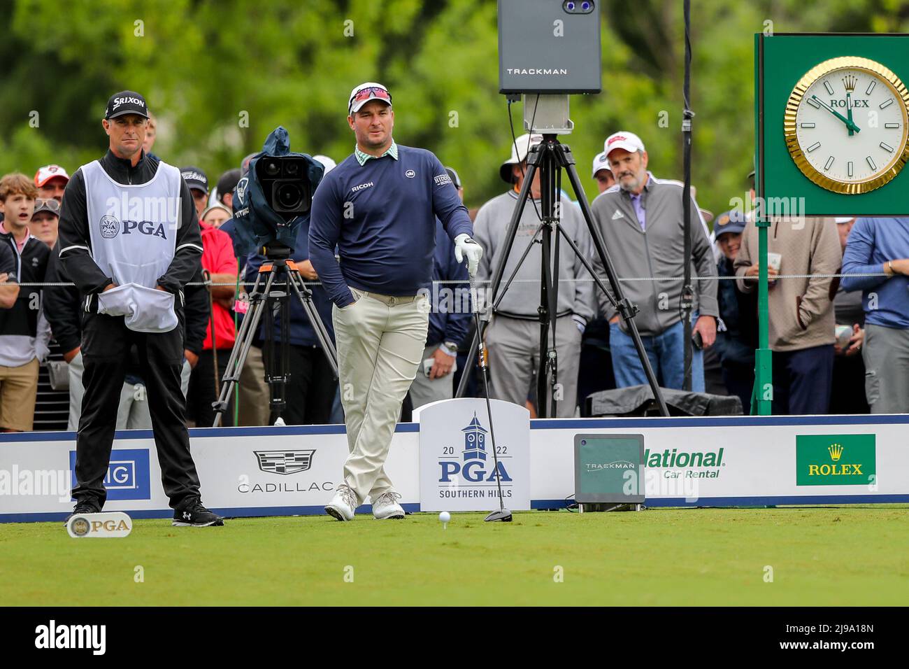 Tulsa, OK, USA. 21.. Mai 2022. Ryan Fox wartet während der dritten Runde der PGA-Meisterschaft 2022 im Southern Hills Country Club in Tulsa, OK, darauf, das 2.-Loch abzuschlagen. Gray Siegel/Cal Sport Media/Alamy Live News Stockfoto