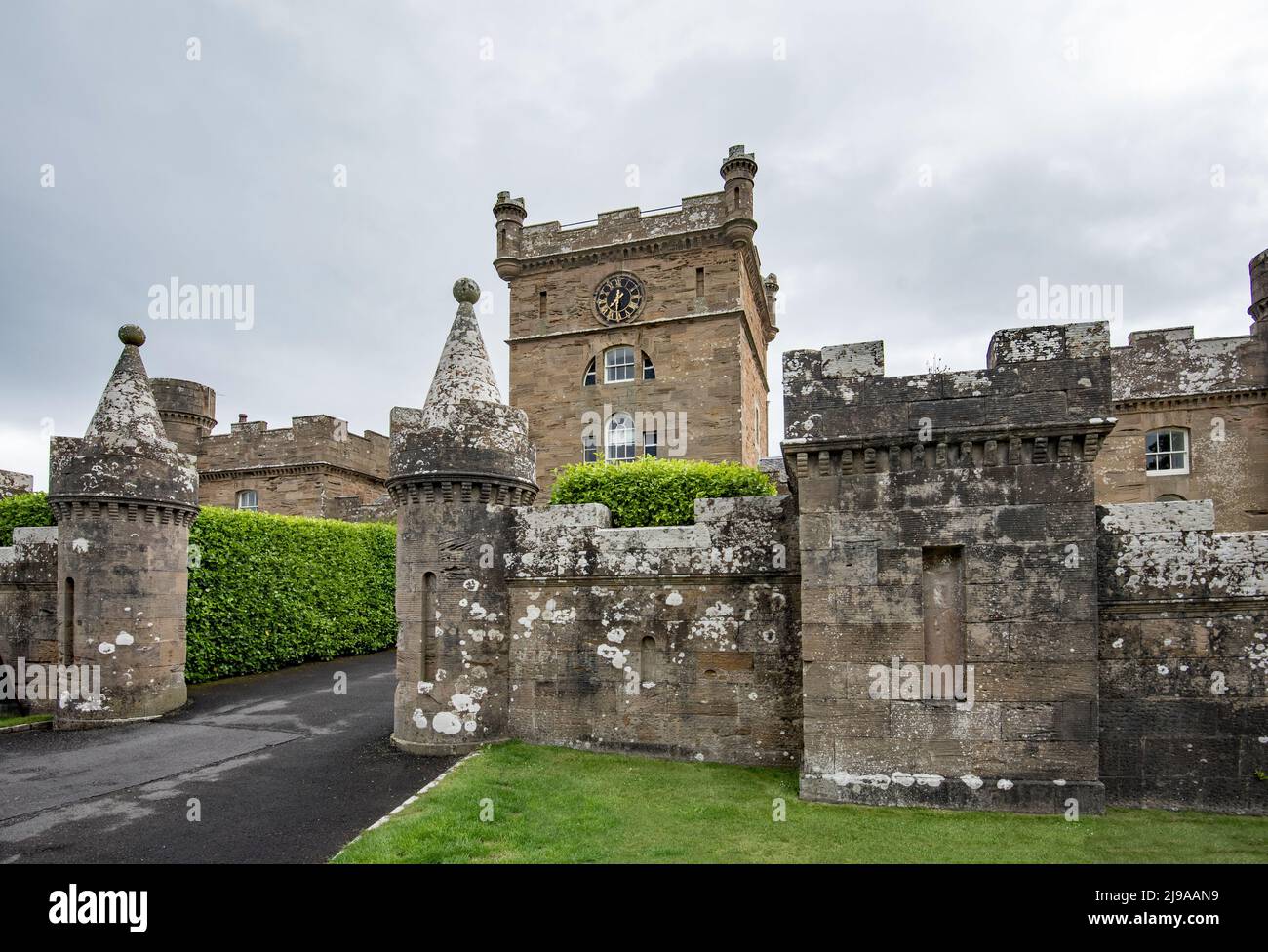 Coach House & Clock Tower, Culzean Castle & Country Park in Dumfries & Galloway Maybole, Carrick, an der schottischen Küste von Ayrshire. Stockfoto