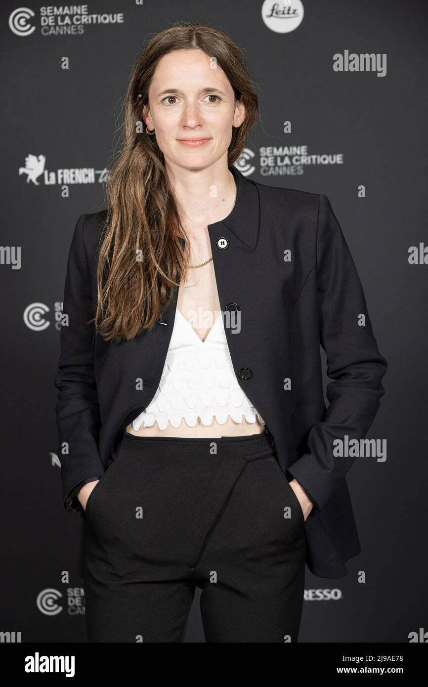 Celine Devaux posiert beim Fotofilm „All the world loves Jeanne“ während des jährlichen Filmfestivals in Cannes 75. im Palais des Festivals am 21. Mai 2022 in Cannes, Frankreich. Foto von Marco Piovanotto/ABACAPRESS.COM Stockfoto
