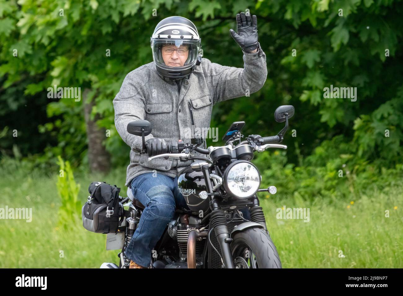 Milton Keynes, Großbritannien, 22.. Mai 2022. Teilnehmer der Distinguished Gentleman’s Ride von Milton Keynes nach Bedford. Stockfoto