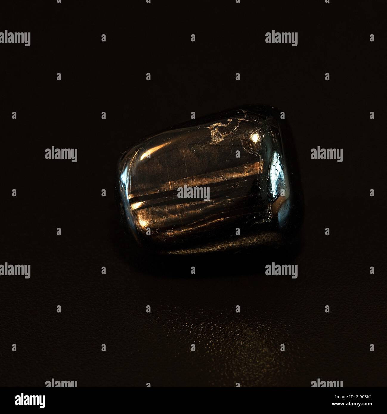 Makro-Nahaufnahme Farbfoto von 'Lithium Quartz', einem Halbedelkristall-Edelstein, der in der Kristallheilung verwendet wird Stockfoto