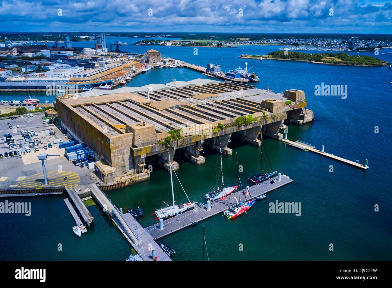 Frankreich, Morbihan, der Hafen von Lorient, Lorient, Lorient La Base, Keroman, ehemalige U-Boot-Basis, die von den Deutschen während des Zweiten Weltkriegs gebaut wurde Stockfoto