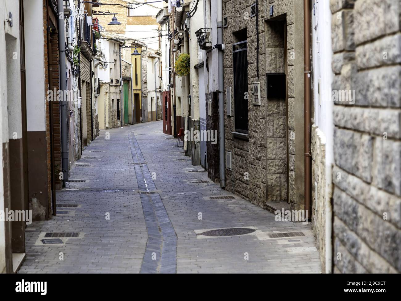Detail der alten Straße in einer historischen Stadt in Spanien Stockfoto