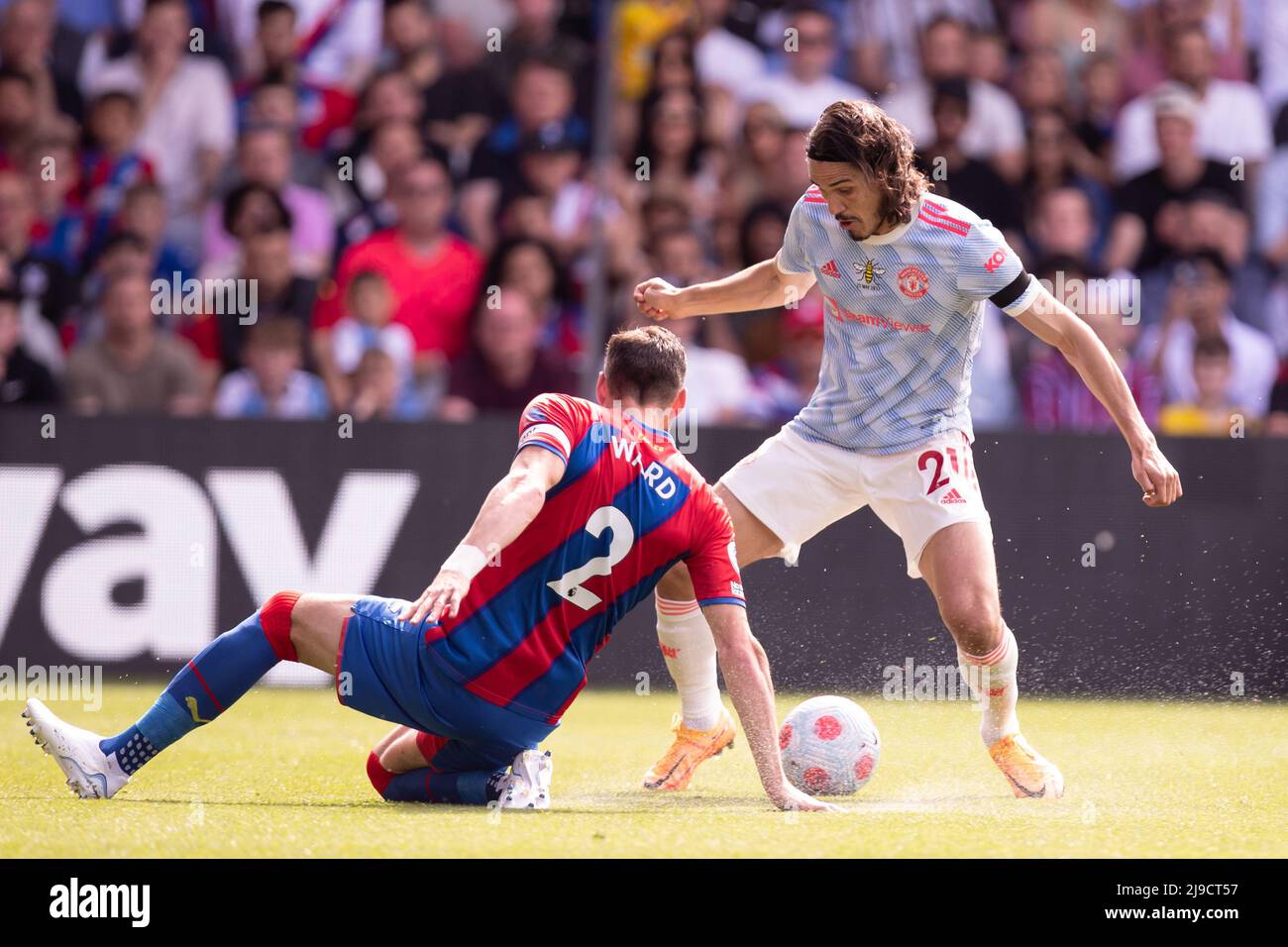 LONDON, GROSSBRITANNIEN. MAI 22. Edinson Cavani von Manchester United kontrolliert den Ball während des Premier League-Spiels zwischen Crystal Palace und Manchester United im Selhurst Park, London am Sonntag, 22.. Mai 2022. (Kredit: Federico Maranesi | MI Nachrichten) Kredit: MI Nachrichten & Sport /Alamy Live Nachrichten Stockfoto