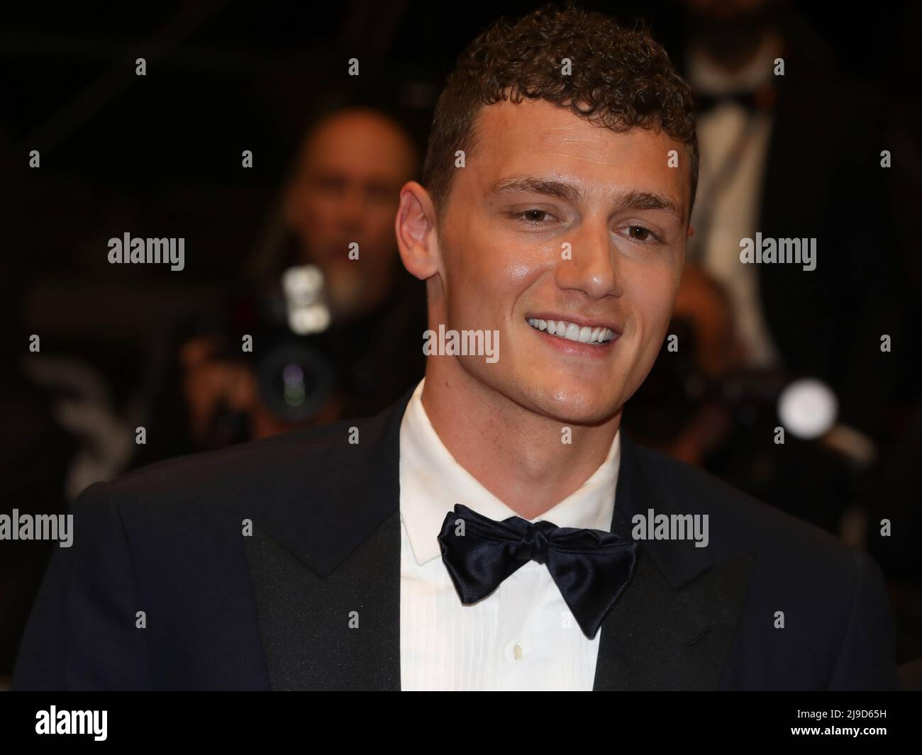 22. Mai 2022, Cannes, Cote d'Azur, Frankreich: Der französische Fußballspieler BENJAMIN PAVARD nimmt an der Vorführung von „Fumer fait tosser“ während der jährlichen Filmfestspiele von Cannes 75. Teil (Bildquelle: © Mickael Chavet/ZUMA Press Wire) Stockfoto