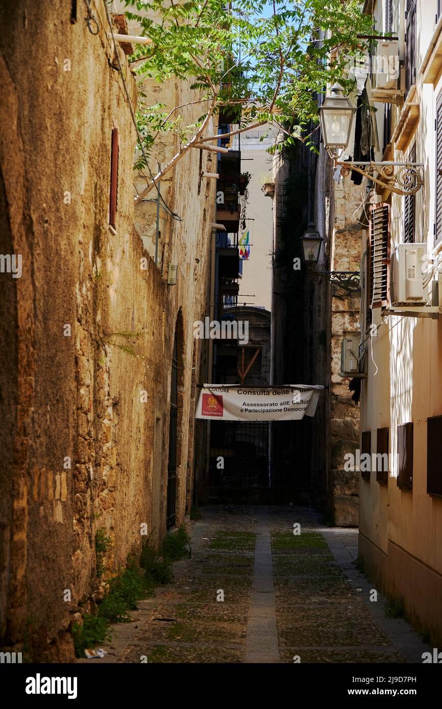 Tele-Bilder, die den schmalen Blick auf den Stadtteil Kelso in Palermo aufnehmen, farbenfroh und charmant Stockfoto