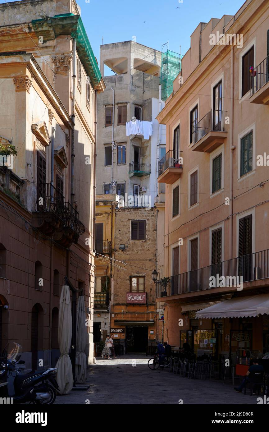 Tele-Bilder, die den schmalen Blick auf den Stadtteil Kelso in Palermo aufnehmen, farbenfroh und charmant Stockfoto