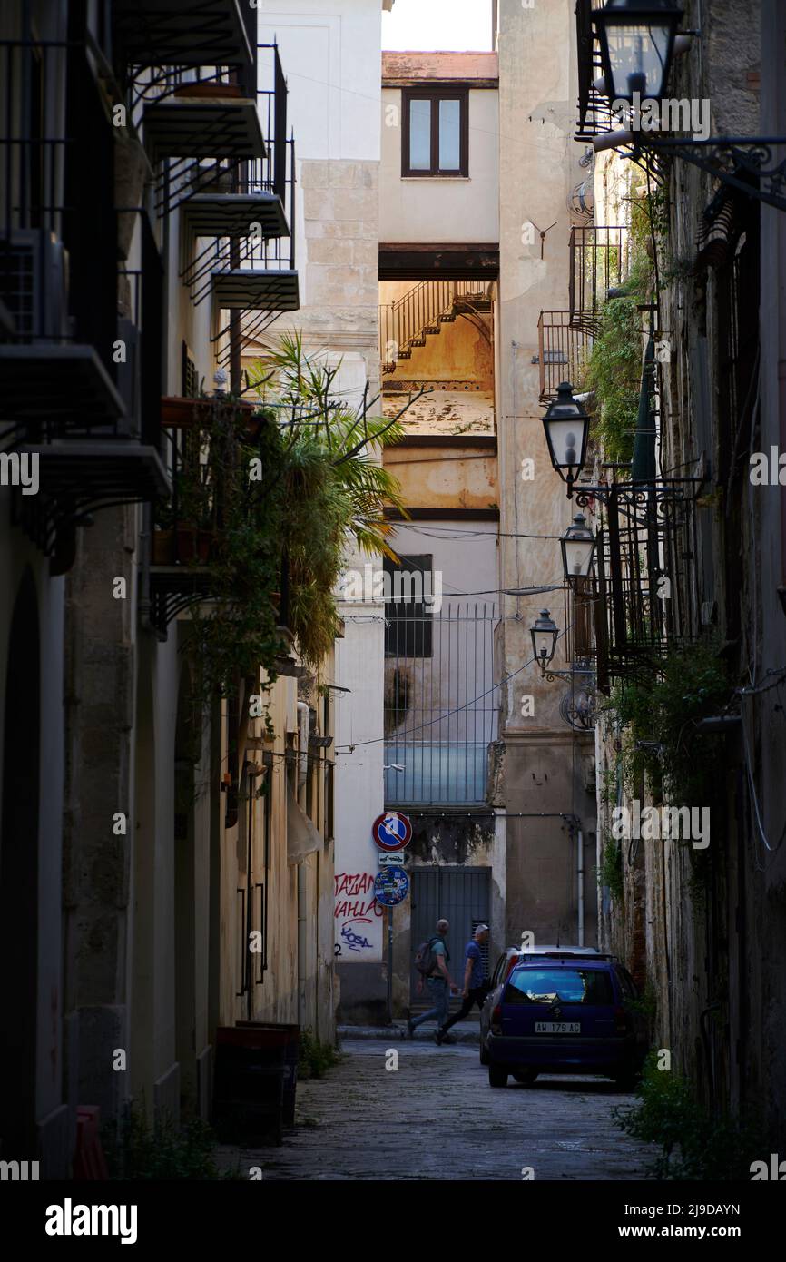Tele-Bilder, die den schmalen Blick auf den Stadtteil Kelso in Palermo aufnehmen, farbenfroh und charmant Stockfoto