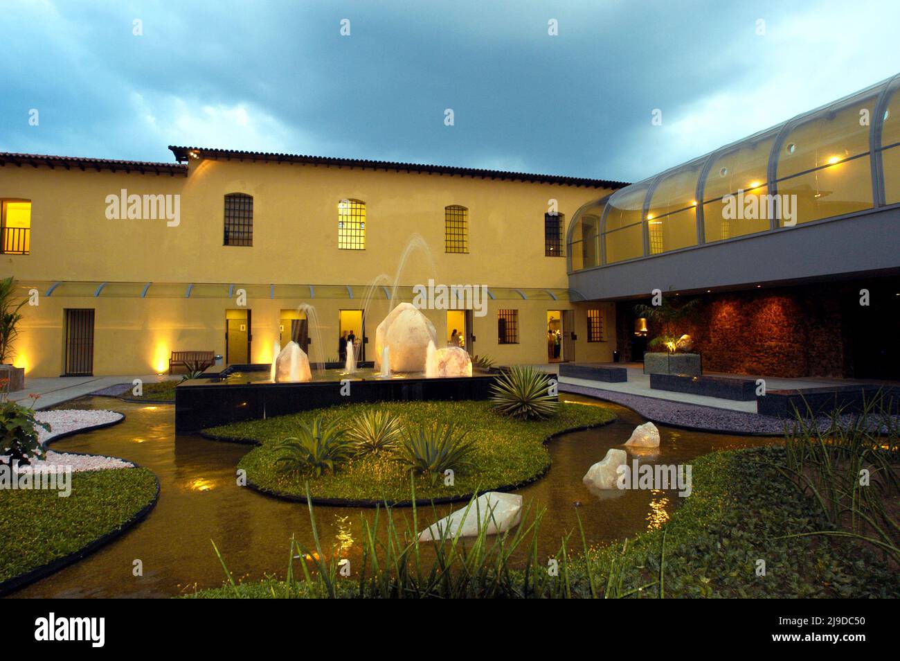 Polo Joalheiro, wichtiger Touristenort mit Juweliergeschäften und Verkaufsständen in einem restaurierten Kloster aus dem 18.. Jahrhundert in Belém, Pará, Brasilien. Mai 2002. Stockfoto