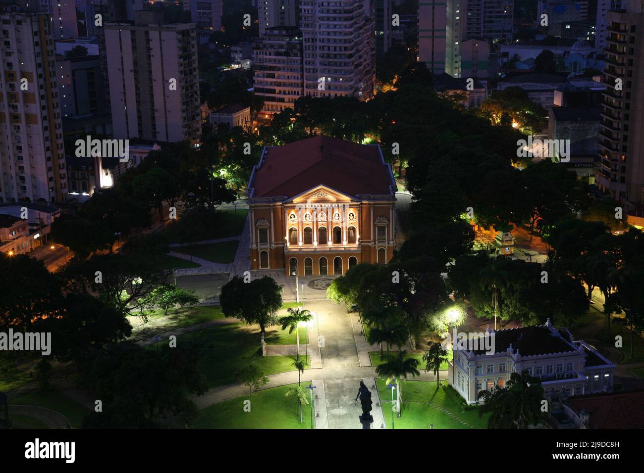 Sonnenuntergang Blick auf Praça da República und Teatro da Paz, wichtige touristische Attraktionen von Belém do Pará, Metropole des brasilianischen Amazonas. Juli 2009. Stockfoto
