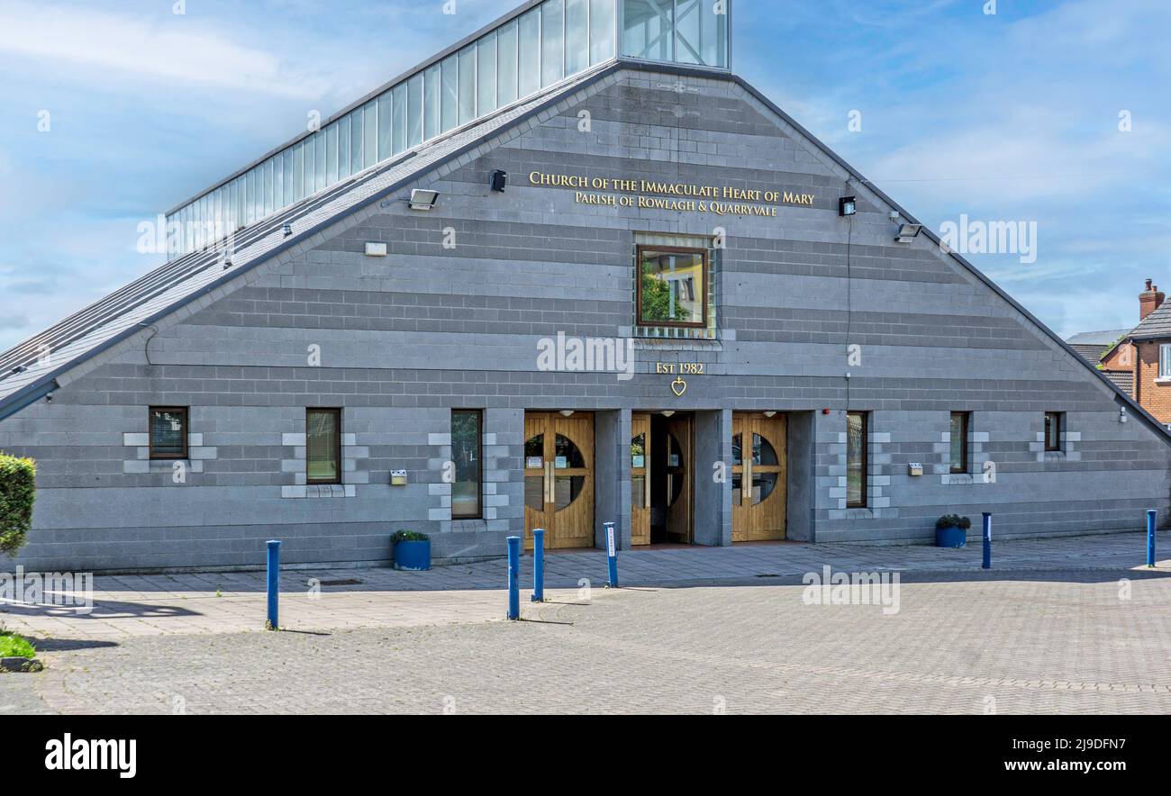 Kirche des Unbefleckten Herzens Mariens, Rowlagh, Clondalkin, Dublin, Irland. 1982 geweiht und vom Architekten John Meagher entworfen. Stockfoto