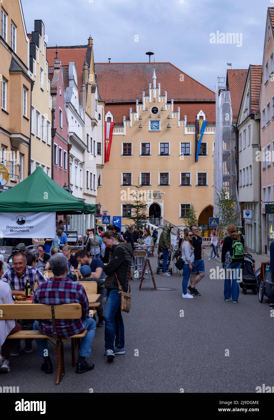 festival in der Main Street, Donauworth, Donau-Ries Bezirk in Schwaben, Bayern, Deutschland. Stockfoto