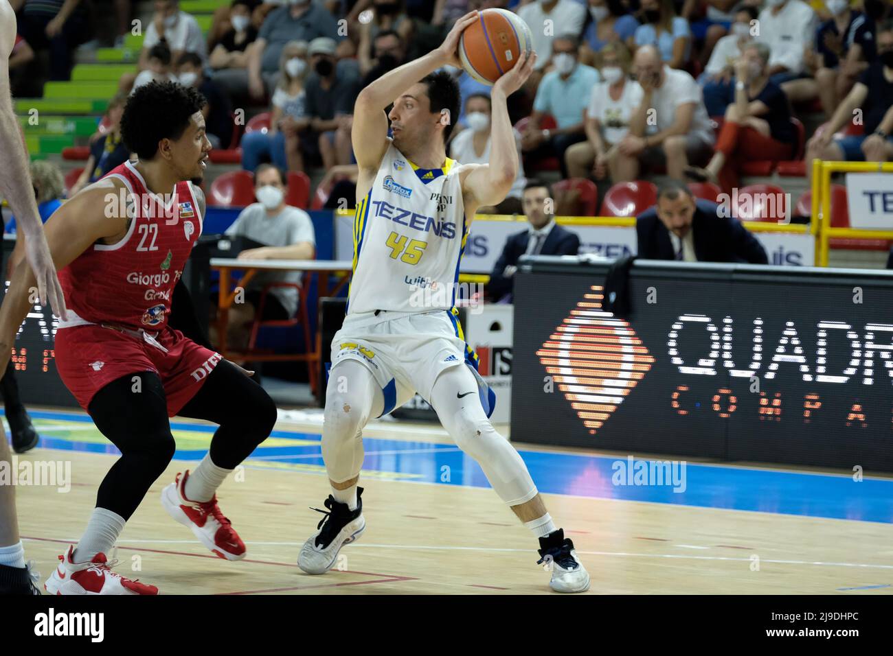 Verona, Italien. 22. Mai 2022 - A2 Italienische Basketball-Meisterschaft - Playoff-Halbfinale - erstes Spiel - Scaligera Basket Verona gegen Giorgio Tesi Group Pistoia Credit: Roberto Tommasini Stockfoto