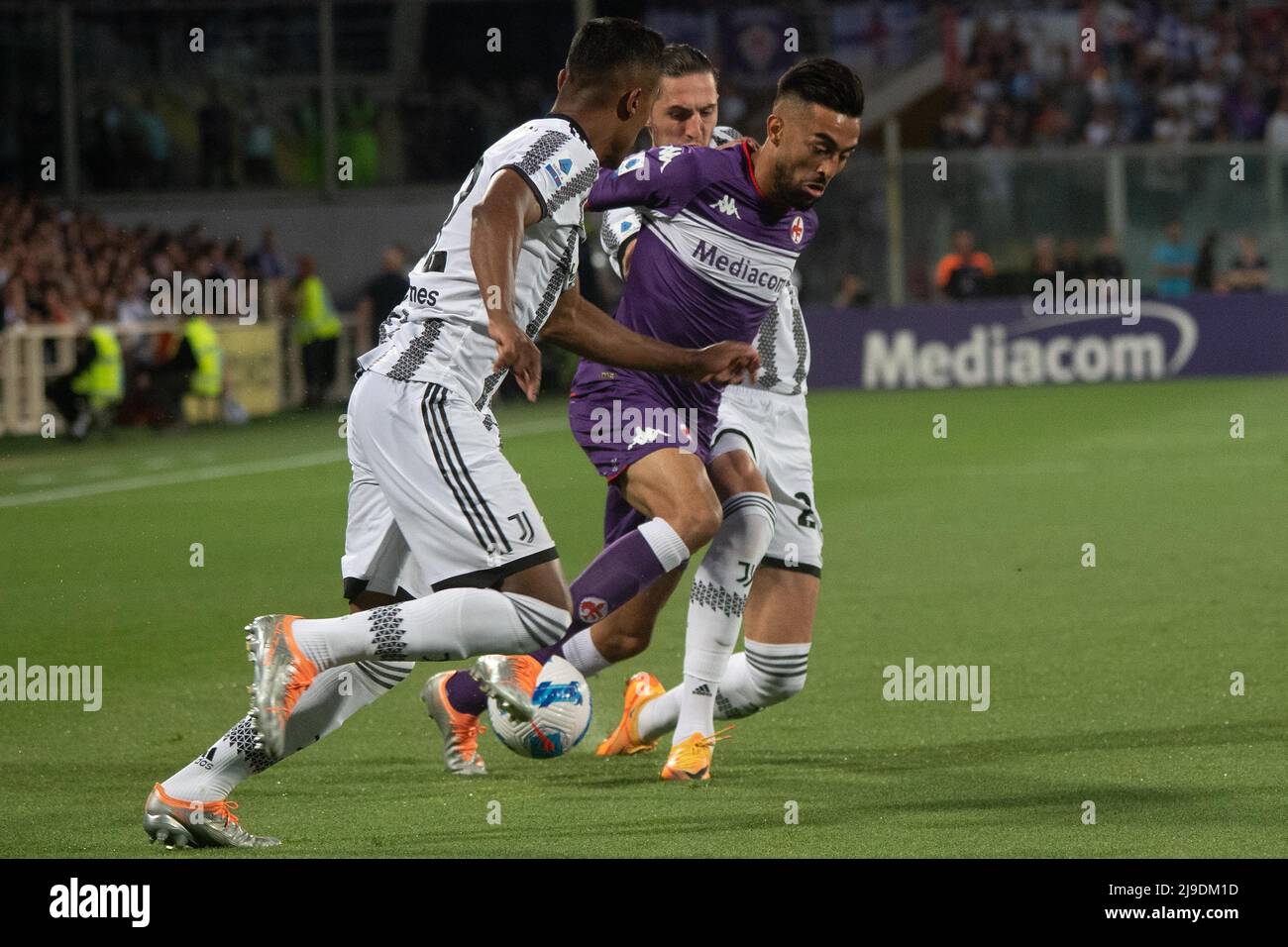 Stadion Artemio Franchi, Florenz, Italien, 21. Mai 2022, Gonzalez Nicolas fiorentina wurde von Rabiot Adrien juventus während des ACF Fiorentina gegen Juve behindert Stockfoto