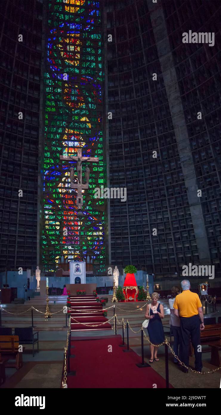 Buntglasfenster in der Metropolitan Cathedral von Sao Sebastiao do Rio de Janeiro, Brasilien Stockfoto
