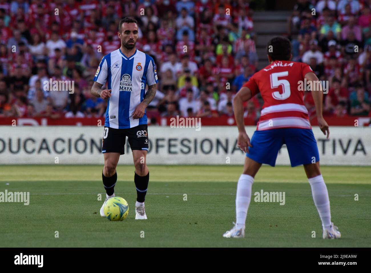 Sergi Darder von RCD Español während des Liga-Spiels zwischen Granada CF und RCD Español im Nuevo Los Carmenes Stadion am 10. Mai 2022 in Granada, Spanien. Stockfoto