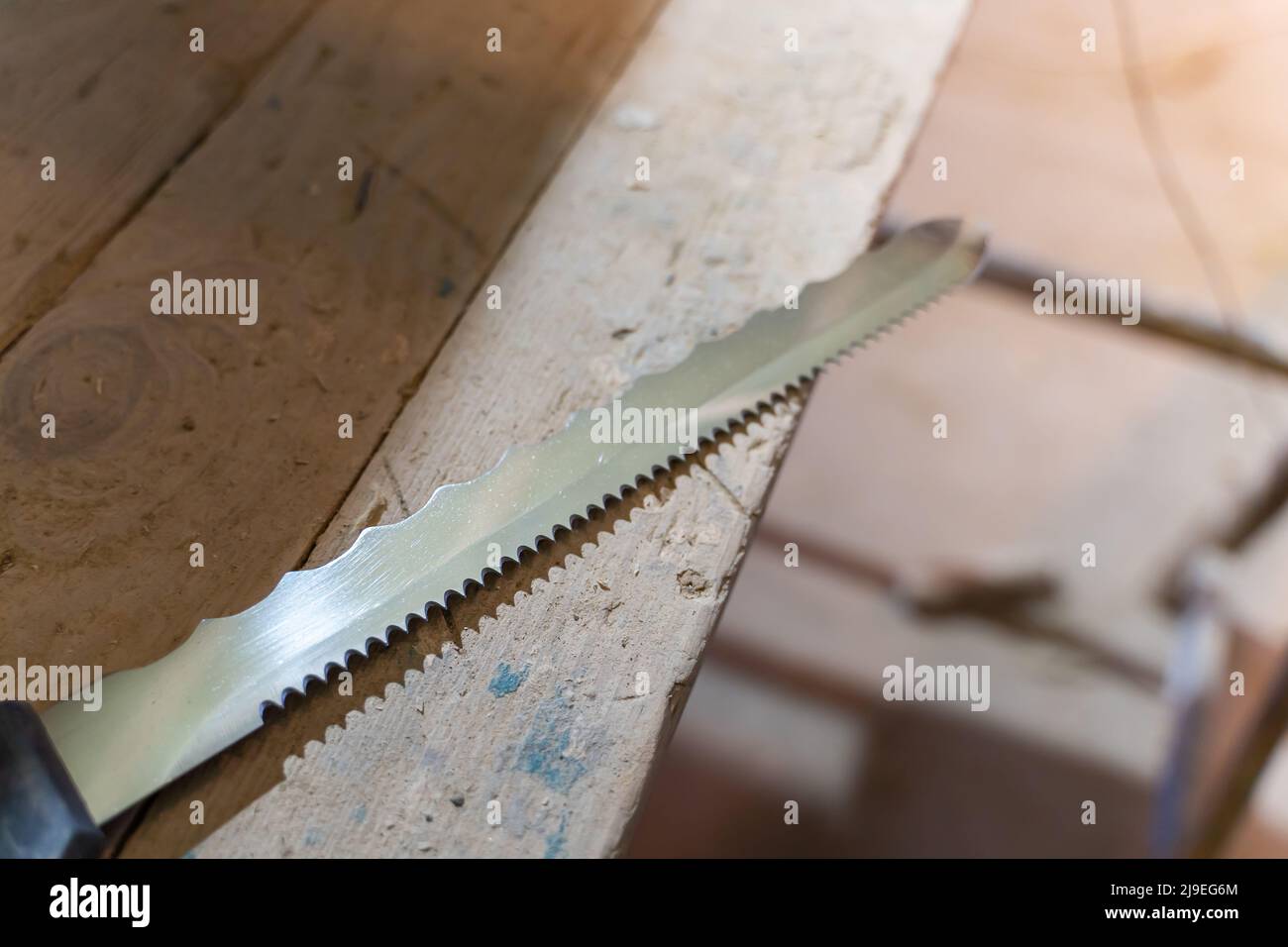 Messer zum Schneiden von Glaswolle, Nahaufnahme Stockfoto