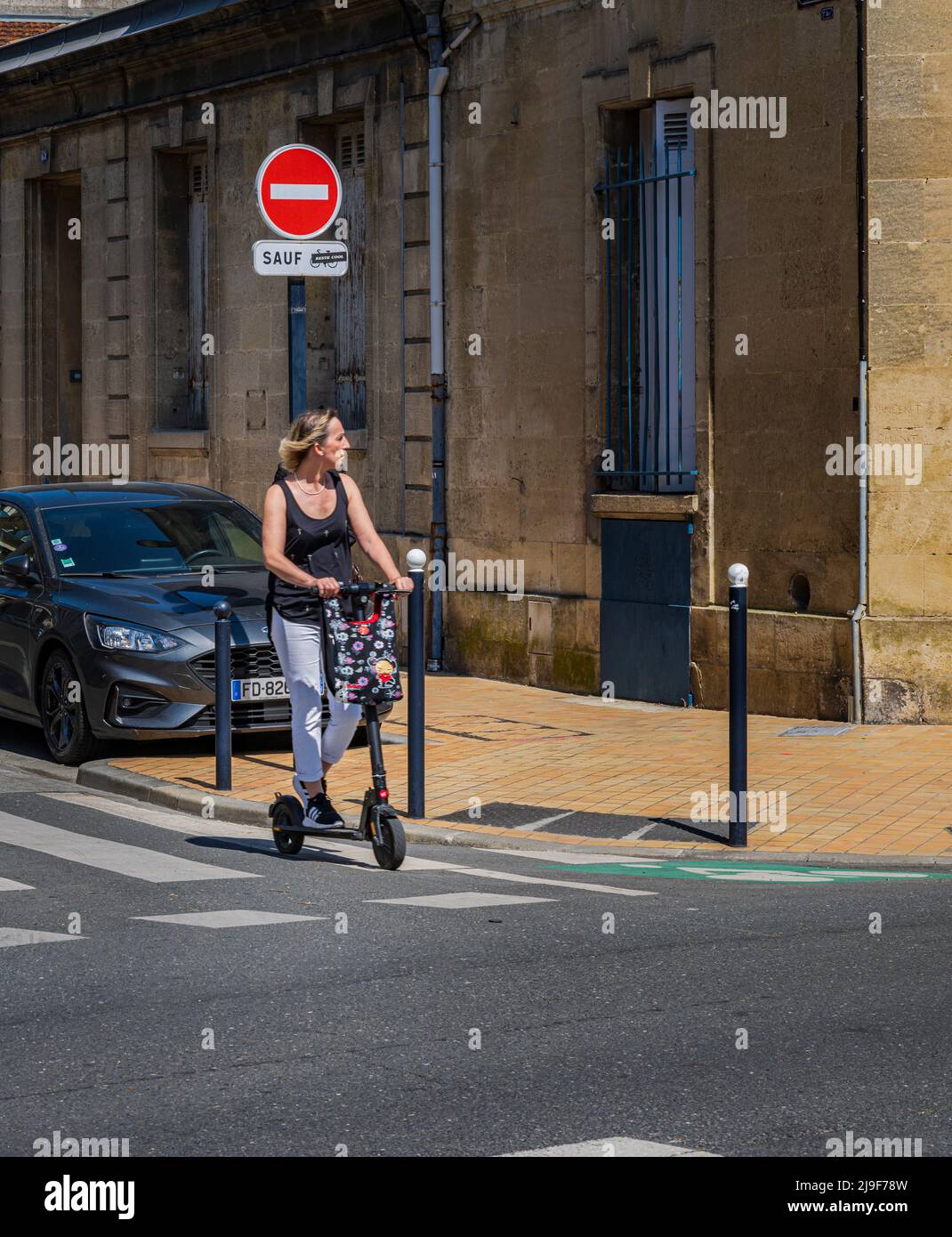 Avenue Journu Auber, Chartrons, Bordeaux, Frankreich - Probleme Beim Parken Stockfoto