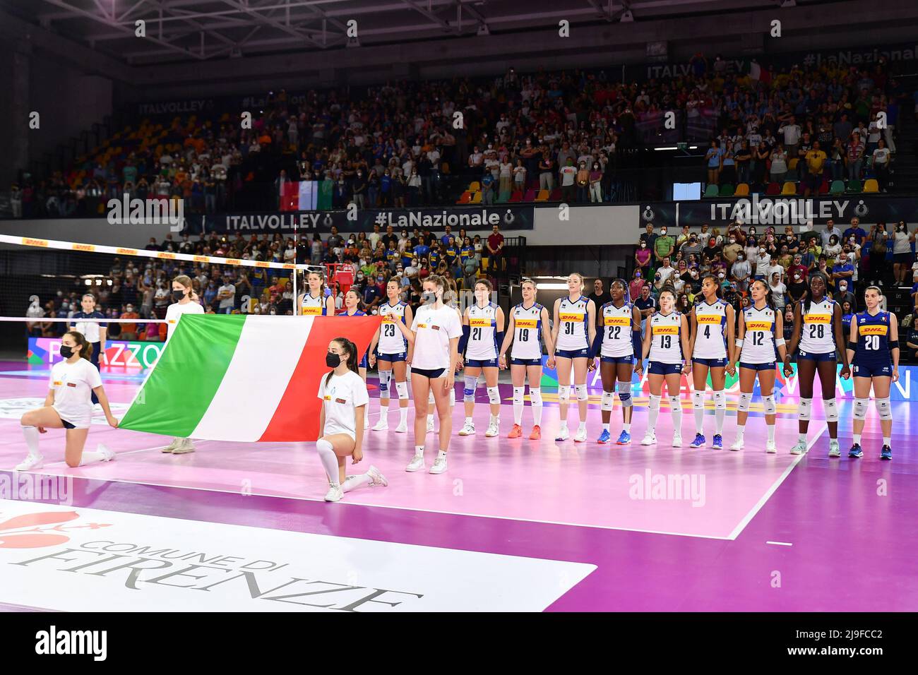 Pala Wanny, Florenz, Italien, 22. Mai 2022, Italien-Hymne während des Testmatches - Frauen Italien gegen Frauen Bulgarien - Volleyball-Testspiel Stockfoto