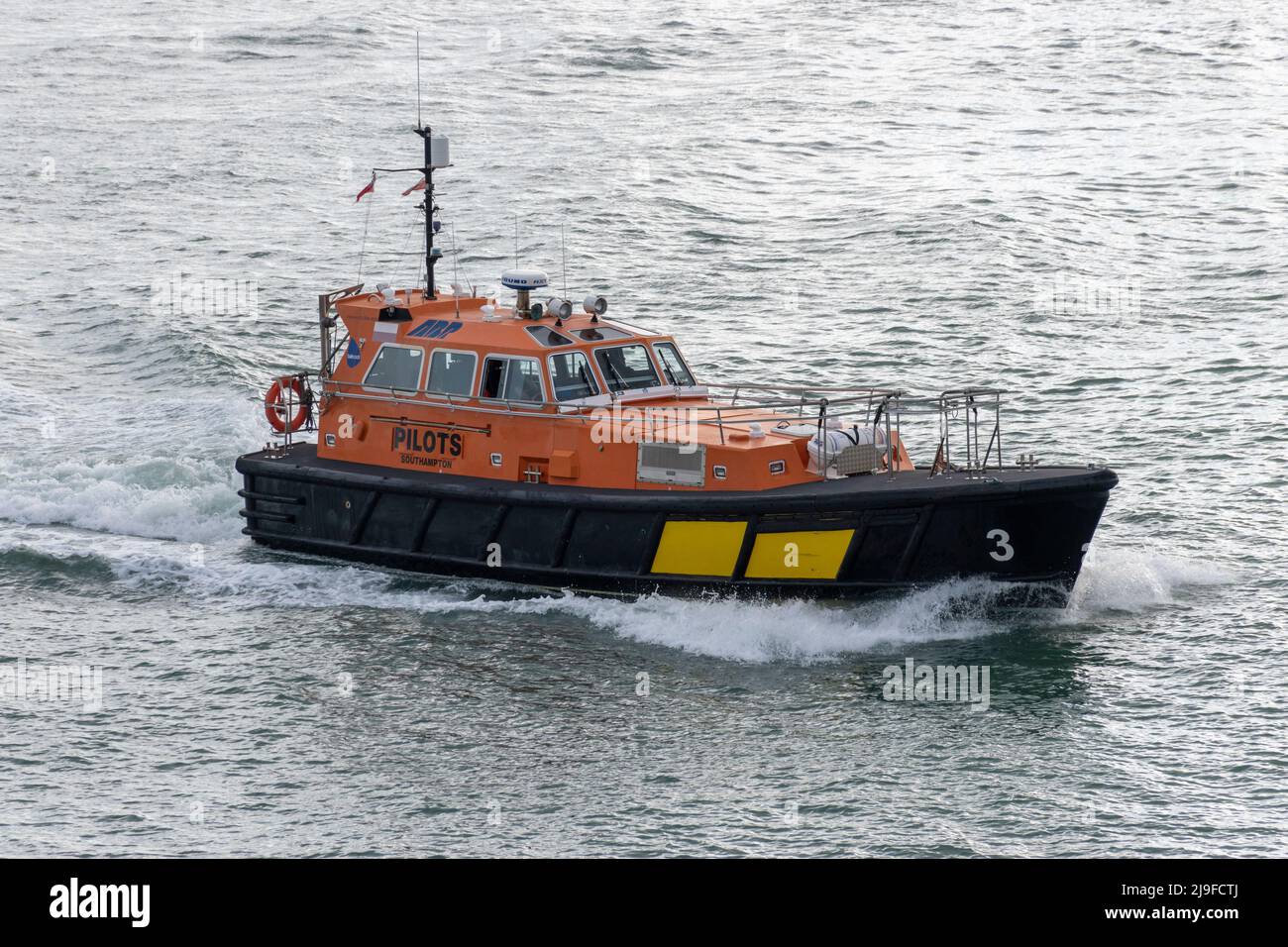 Associated British Ports Halmatic Nelson Pilotboot in Portsmouth Harbour Stockfoto