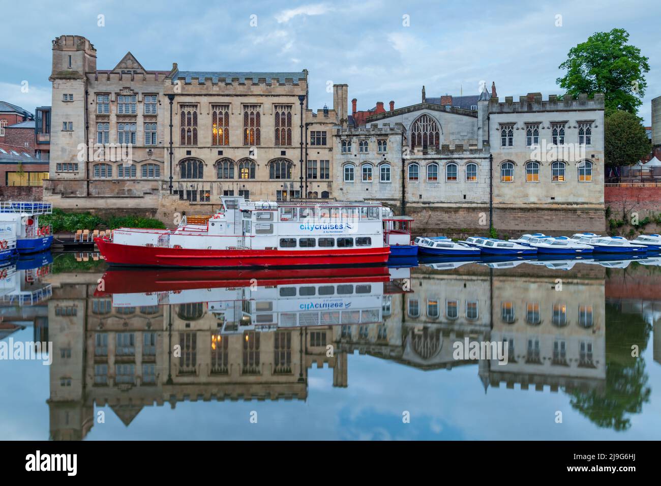 Abend auf dem Fluss Ouse in York, North Yorkshire, England. Stockfoto