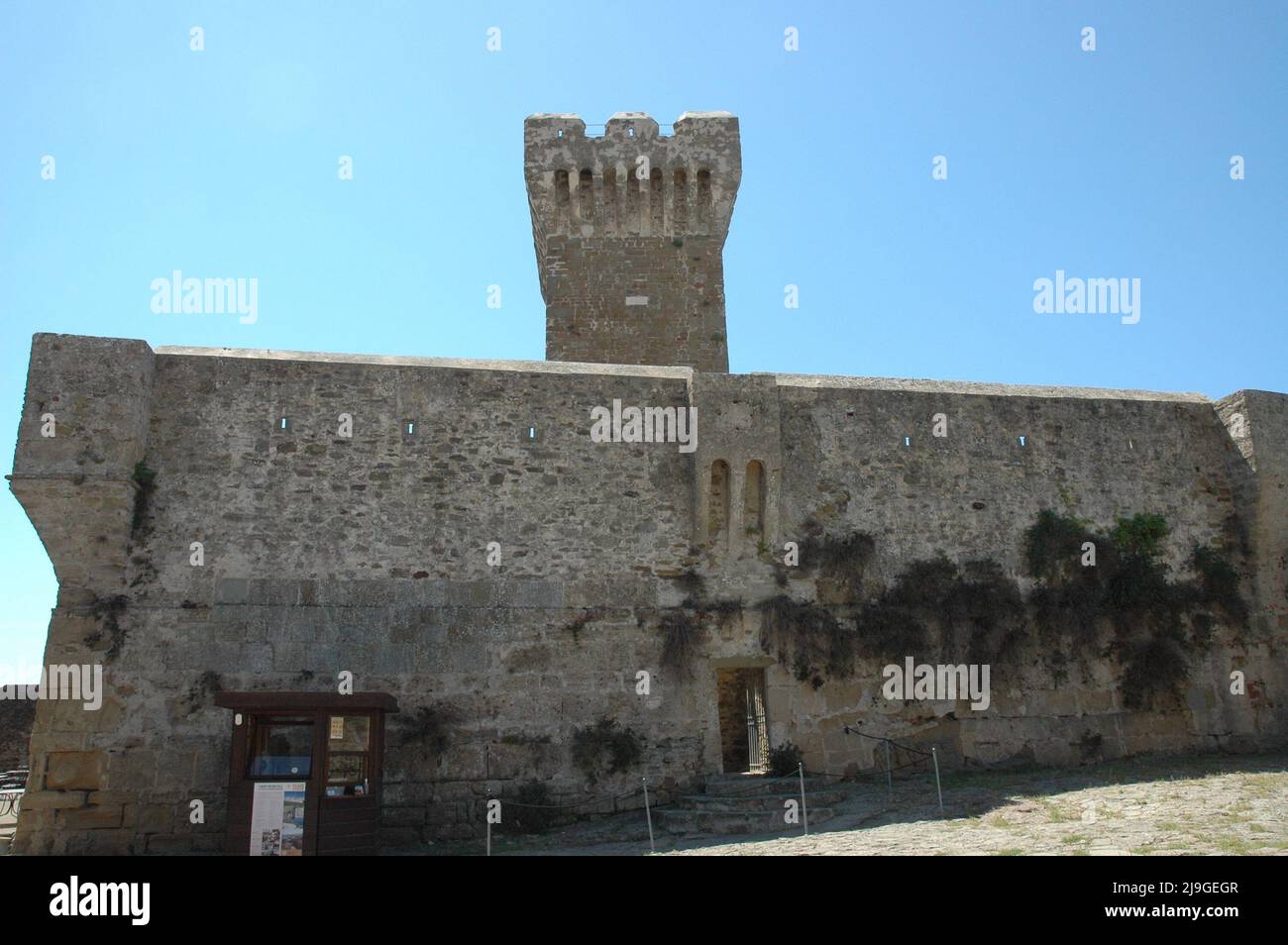 Mura esterne del castello di Populonia.Livorno Stockfoto