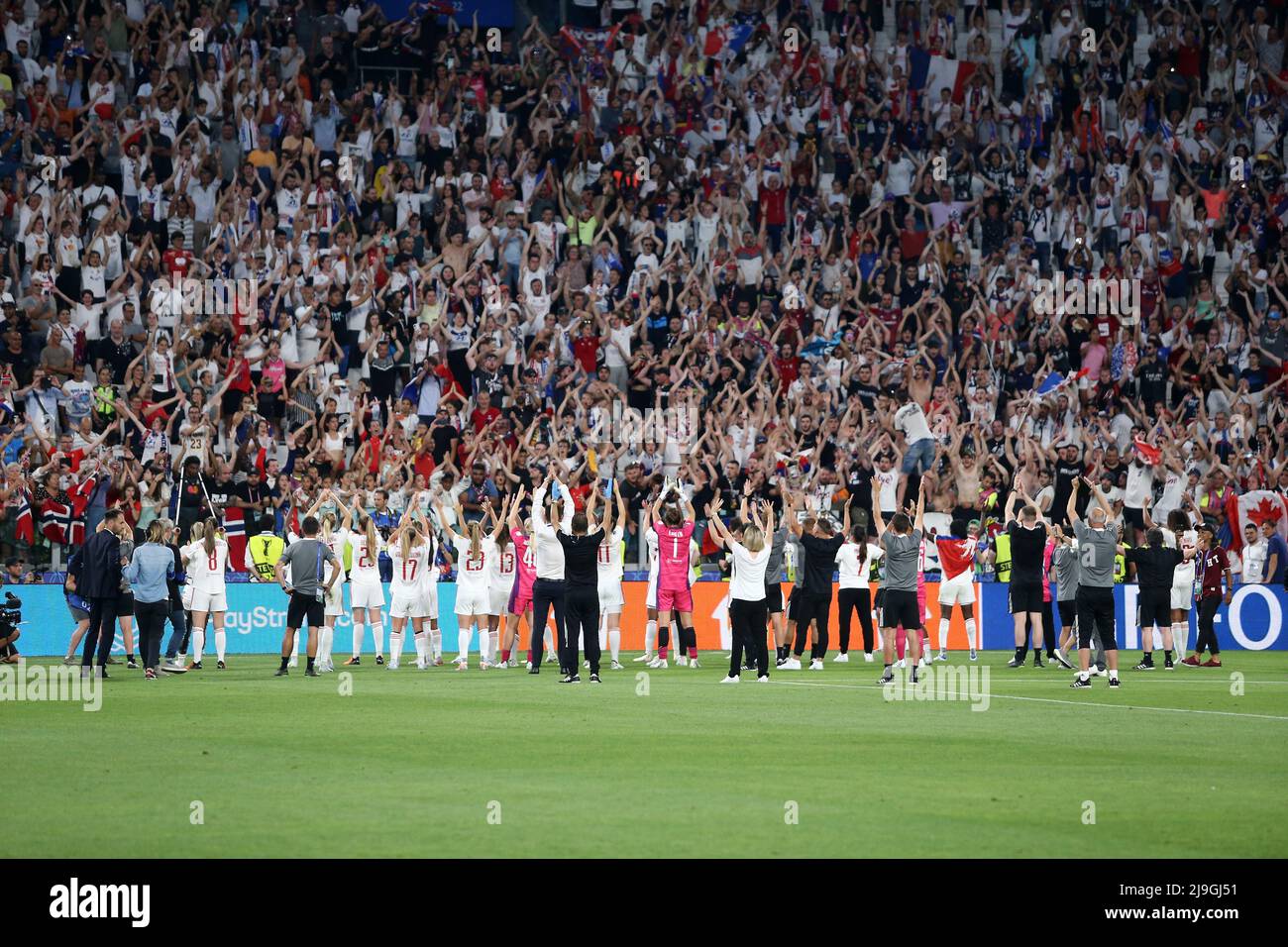 Die Spieler von Olympique Lyon feiern das Finale der UEFA Women's Champions League zwischen dem FC Barcelona und Olympique Lyon am 21. Mai 2022 in Turin, Italien. Stockfoto