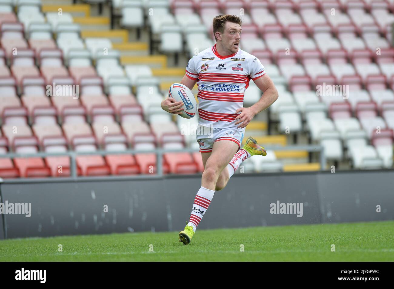 Leigh, England - 22.. Mai 2022 - Ed Chamberlain von Leigh Centurions rast weg, um einen Versuch zu machen. Rugby League Betfred Championship Leigh Centurions vs Workington Town im Leigh Sports Village Stadium, Leigh, Großbritannien Dean Williams Stockfoto