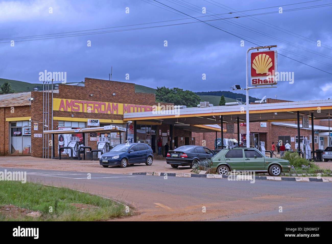 Shell-Tankstelle / Tankstelle in der kleinen Stadt Amsterdam / eMvelo, Mkhondo, Gert Sibande, Provinz Mpumalanga, Südafrika Stockfoto