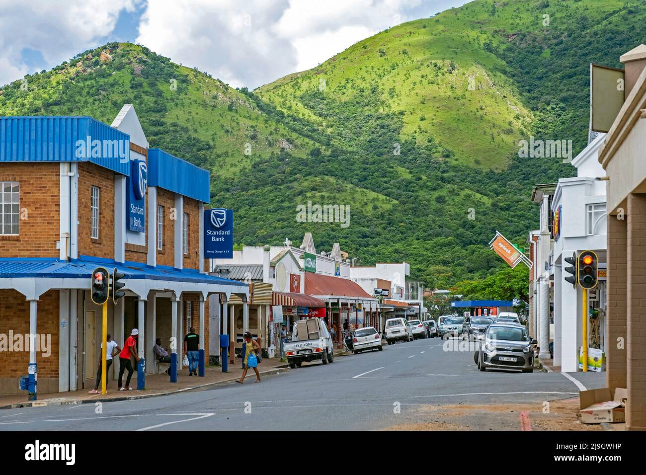 Handelsstraße in der Stadt Barberton, Ehlanzeni, Provinz Mpumalanga, Südafrika Stockfoto