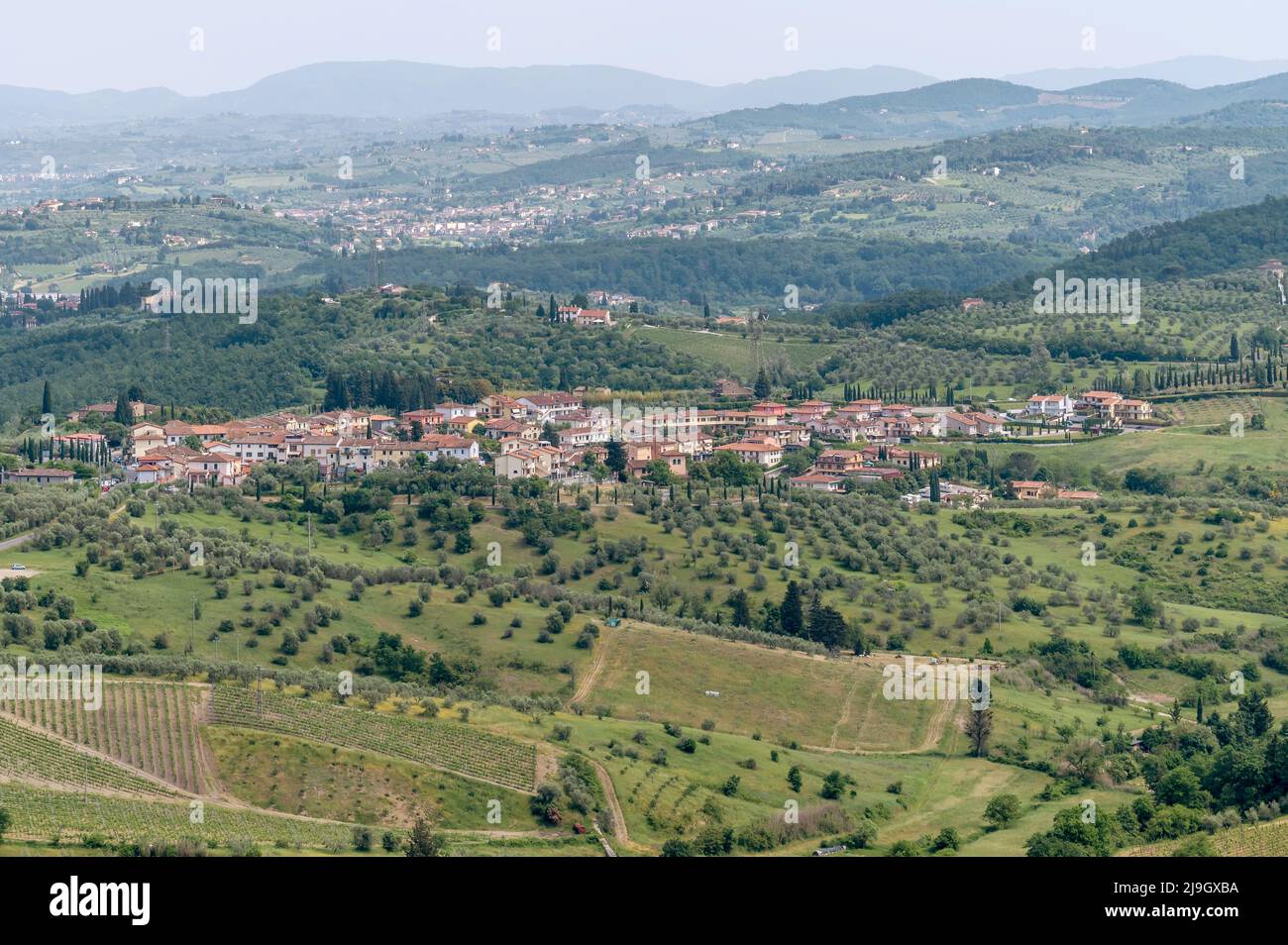 Luftaufnahme von Carmignano, Prato, Italien und dem Weiler La Serra, von der Festung Stockfoto