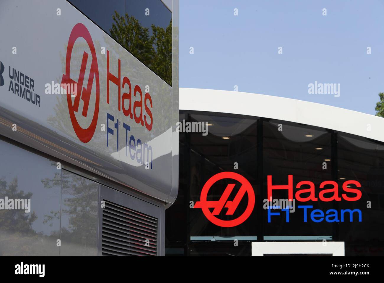 Circuit de Barcelona-Catalunya, Barcelona, Spanien, 22. Mai 2022, Haas F1 Team-LOGO während DER FORMEL 1 PIRELLI GRAN PREMIO DE España 2022 Rennen - Formel 1 Meisterschaft Stockfoto