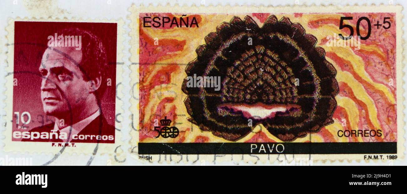 Foto von zwei spanischen Briefmarken 1989 Türkei zum 500.. Jahrestag der Entdeckung Amerikas und einer endgültigen Briefmarke mit König Juan Carlos Stockfoto