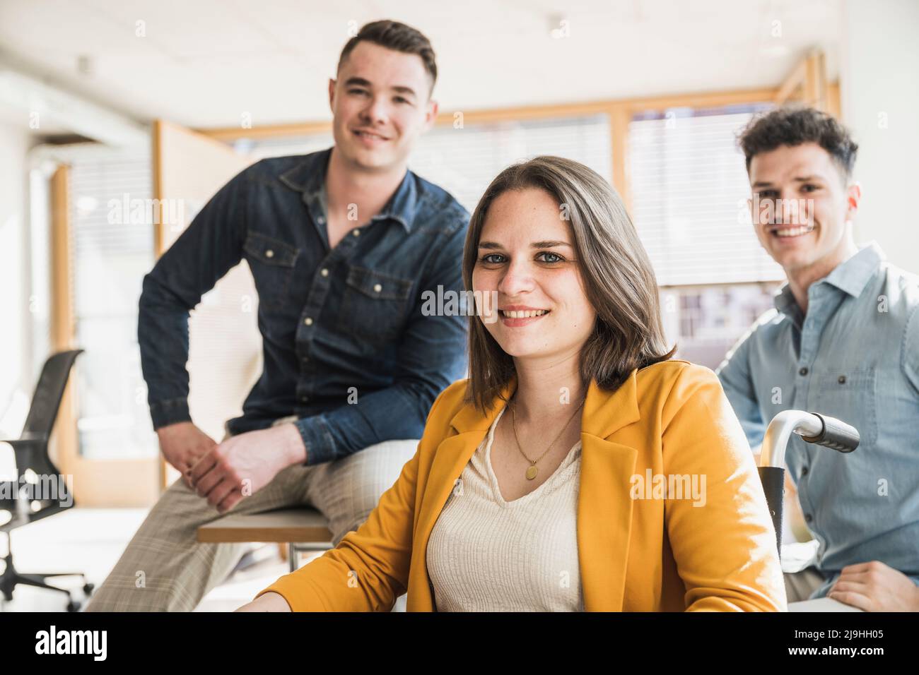 Porträt von zuversichtlich Business-Team im Büro Stockfoto