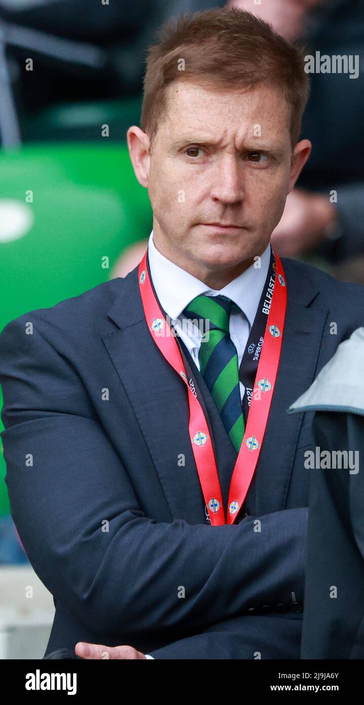 Irish Football Association official - Head of Communications Danny Lynch at Windsor Park, Belfast, Mai 2022. Stockfoto