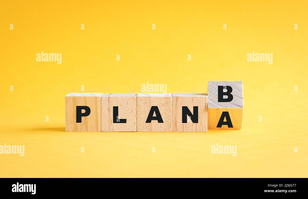 Holzwürfelblöcke mit Plan A-Änderung in Plan B-Text. Geschäfts- und Strategiekonzept. Stockfoto