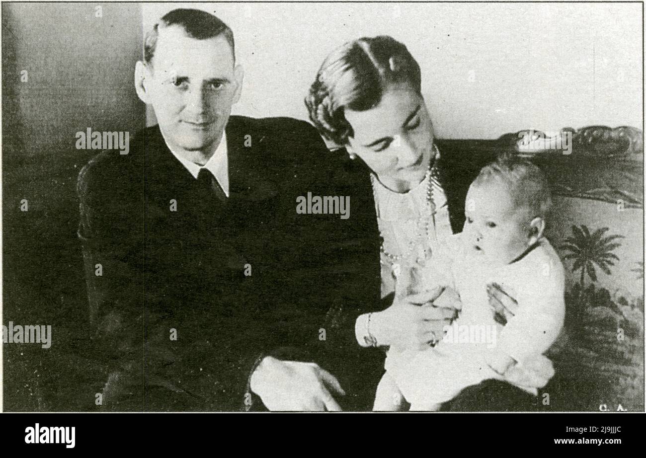 MARGRETHE,ALEXANDRINE,TORHILDUR,INGRID,geb. 16 avril 1940 avec les parents. Stockfoto