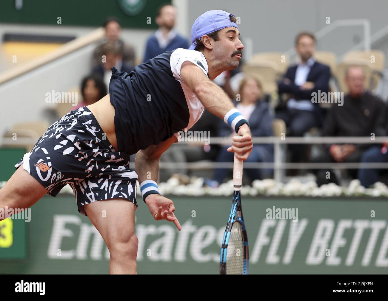 JordanThompson aus Australien am 2. Tag der French Open 2022, einem Grand-Slam-Tennisturnier am 23. Mai 2022 im Roland-Garros-Stadion in Paris, Frankreich - Foto: Jean Catuffe/DPPI/LiveMedia Stockfoto