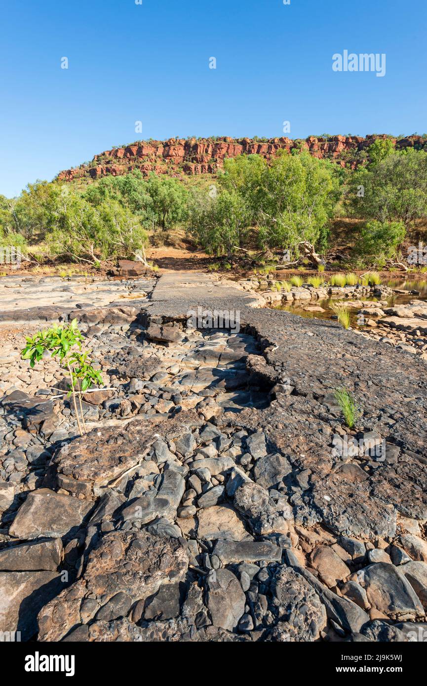 Vertikale Ansicht des alten Victoria River Crossing, einer Touristenattraktion im Gregory National Park, Northern Territory, NT, Australien Stockfoto
